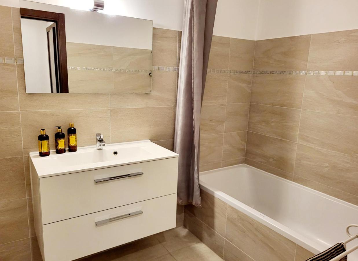 La Villa Romeo, Piscine Et Spa Σαιντ-Μαξίμ Εξωτερικό φωτογραφία